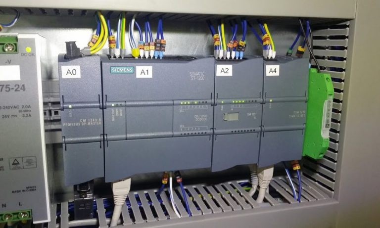 Thiết bị điện SIEMENS - Công ty TNHH Công Nghệ Mới Toàn Phát facility 2